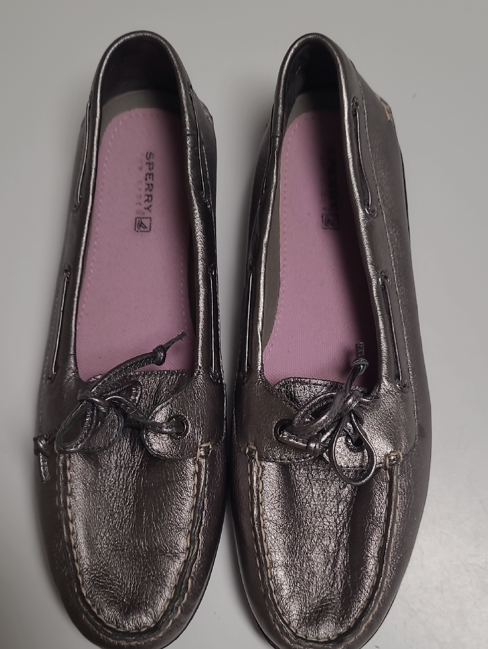 Sperry Top-Sider Pewter Metallic Leather Boat Shoes with Pink Insole - Size 9